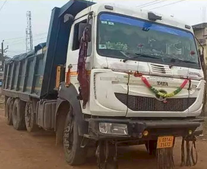 अवैध बालू से लदा वाहन जब्त दहशत में अवैध बालू कारोबारी 