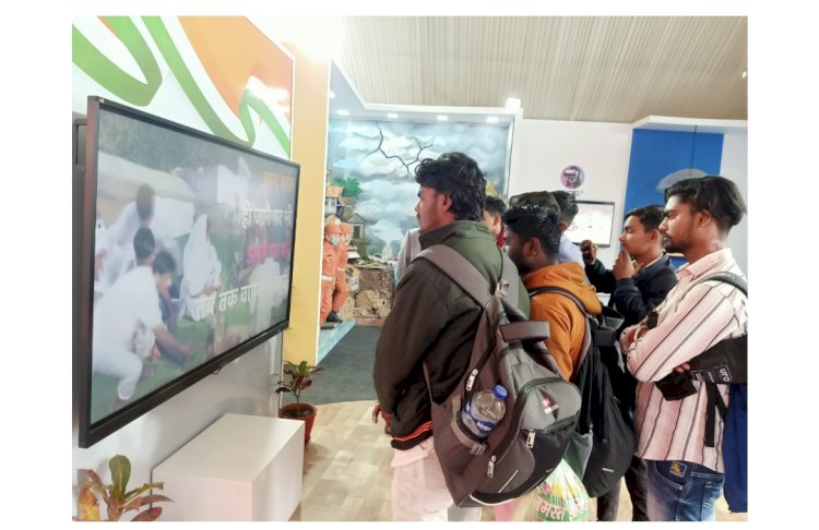महाकुंभ में सूचना एवं प्रसारण मंत्रालय की प्रदर्शनी बना आकर्षण का केंद्र