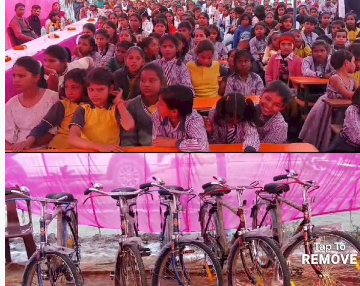 समाजसेवी सुरेश यादव ने मेधावी छात्र छात्राओं को बांटे साइकिल   