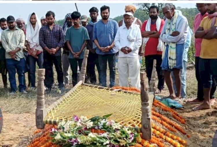 अहलाद नंदन महतो को नम आँखों से दी गई अंतिम बिदाई 