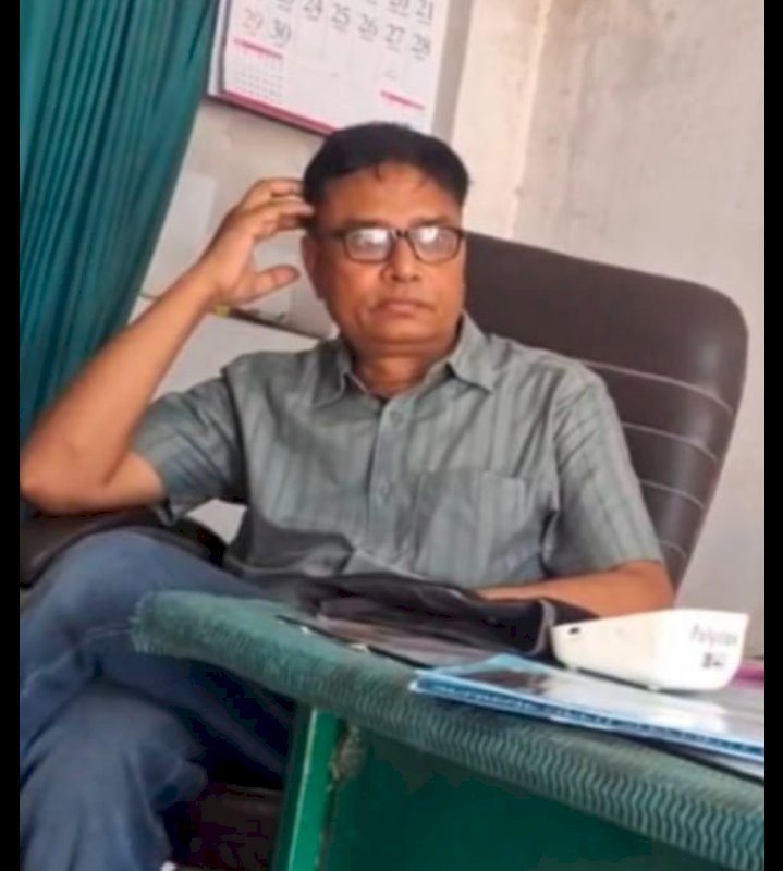 शासन के आदेश को ठेंगा दिखाते सामुदायिक स्वास्थ्य केंद्र हर्रैया के पूर्व अधीक्षक