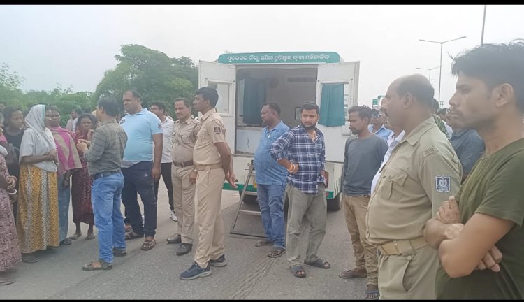 ट्रक ने स्कुटी को पीछे से मारी टक्कर स्कुटी सवार की मौत