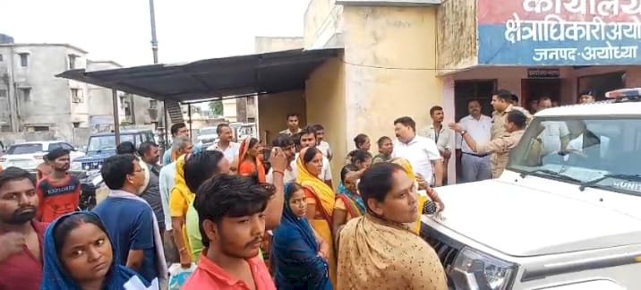 बाग बीजेशी के पीड़ित दलितों ने अधिकारियों से की मुलाकात 