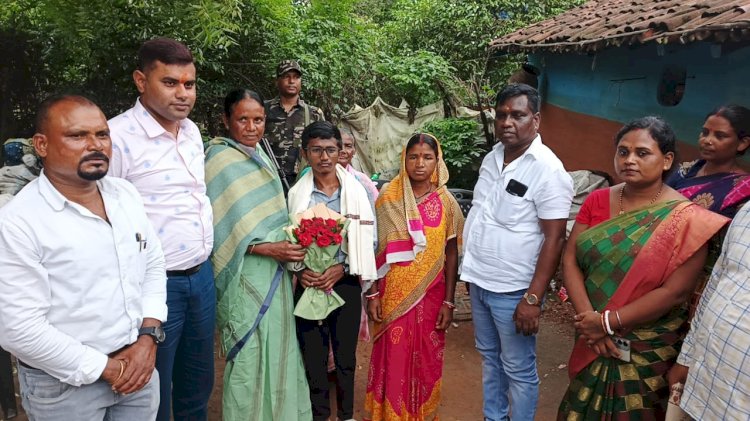 जेईई मेंस में द्वितीय स्थान प्राप्त करने वाले को सांसद ने किया सम्मानित 