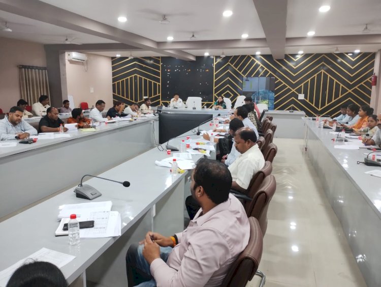 जिला पंचायत सीईओ ने की प्रधानमंत्री जनमन आवास योजना की समीक्षा