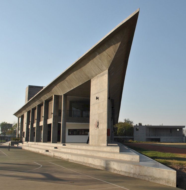 अमित साह ने किया वीर सावरकर स्पोर्ट्स कॉम्प्लेक्स का उद्घाटन