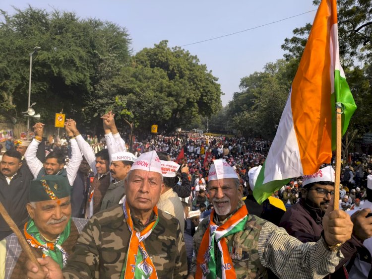 पुरानी पैंशन बहाली को लेकर पूर्व अर्धसैनिकों ने जंतर मंतर पर जताया रोष