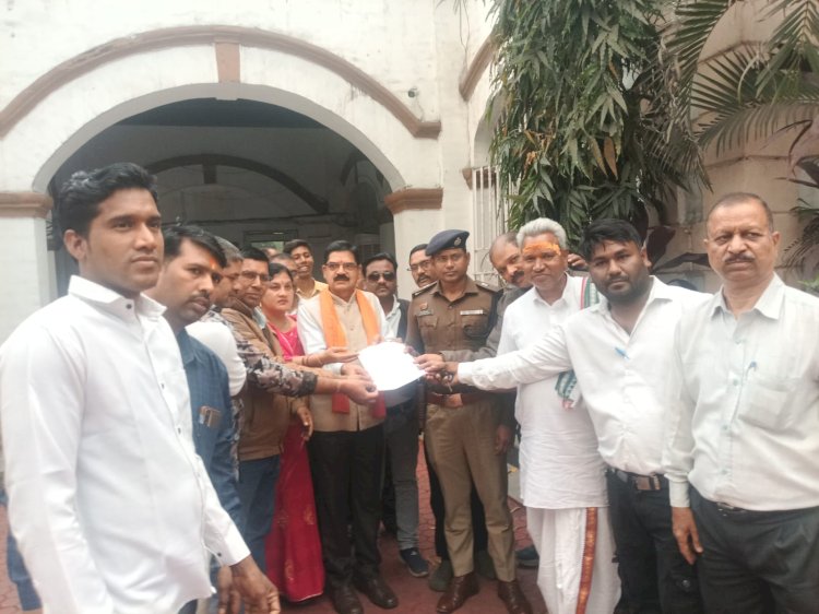 बाबा सत्यनारायण पर आपत्तिजनक टिप्पणी का मामला साहू समाज ने एसपी को सौंपा ज्ञापन