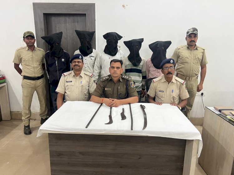 डकैती की योजना बनाते पांच गिरफ्तार टल गई वारदात