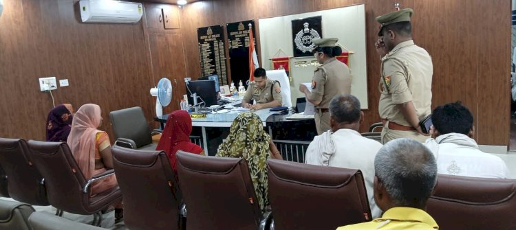 जनता दर्शन में पुलिस अधीक्षक ने सुनी लोगों की फरियाद