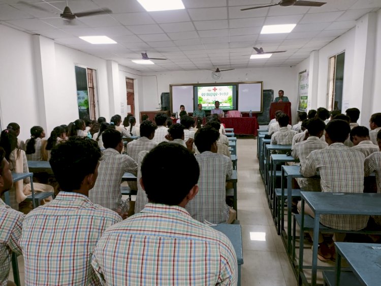 लाइकेरा उच्च विद्यालय में वन महोत्सव मनाया गया