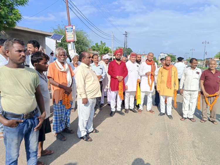डॉ .कुजूर ने विक्रेताओं को टीकाकरण के लिए आगे आने को कहा 