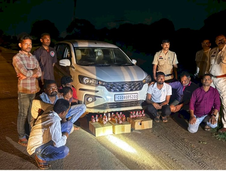 शराब ठेके के सामने ओपन बार का नजारा