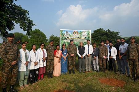 अश्वगंधा पौधारोपण एवं अनुसंधान पहल की शुरुआत