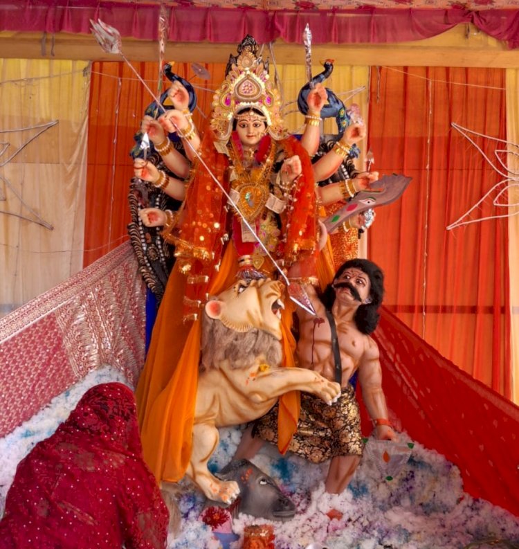 नौ दिनों तक गाँव की महिलाएं करती है माता की सेवा
